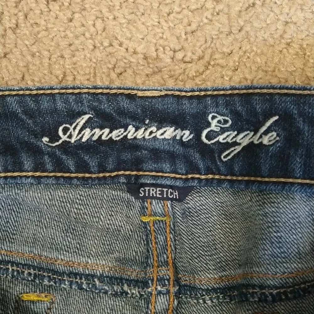 AE Favorite Boyfriend jeans❤️ - Picture 2 of 3